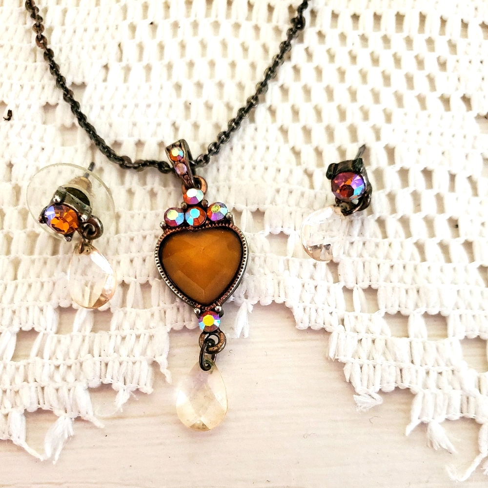 NWOT Vintage Necklace and earring set